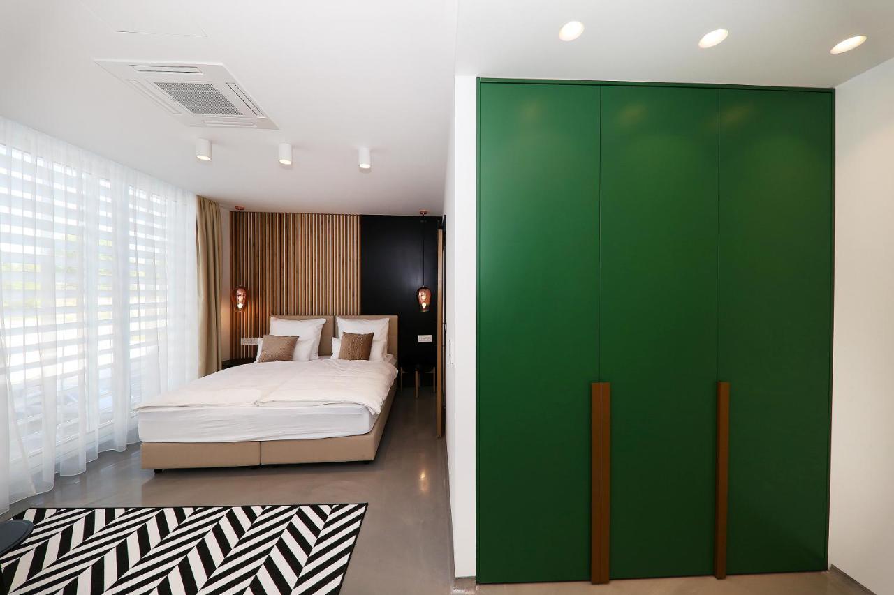 Whiterooms 12 Zadar Bagian luar foto