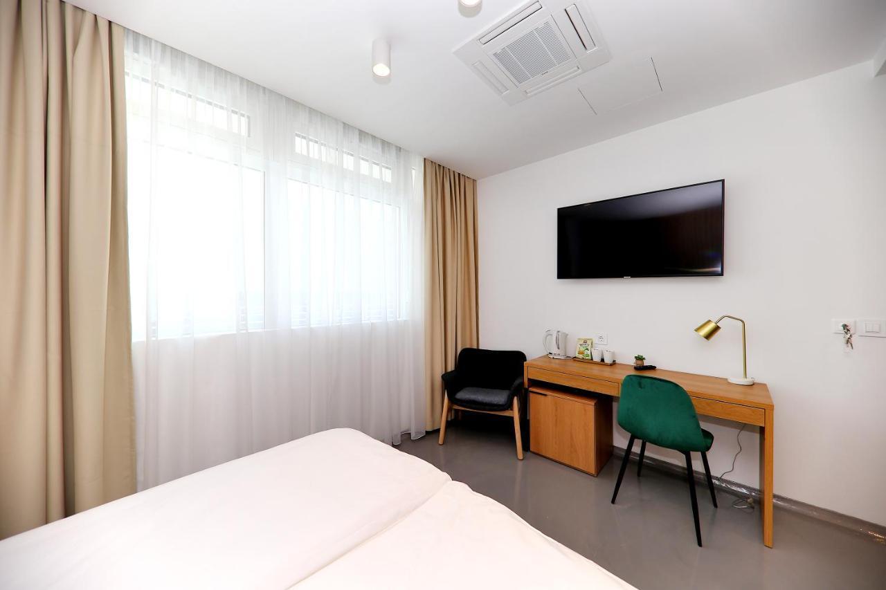 Whiterooms 12 Zadar Bagian luar foto