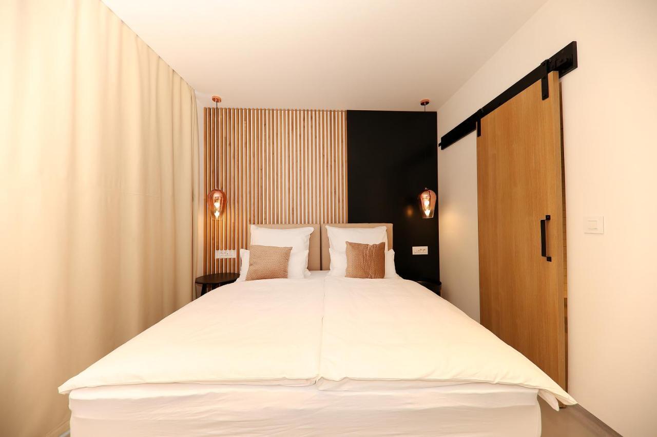 Whiterooms 12 Zadar Bagian luar foto